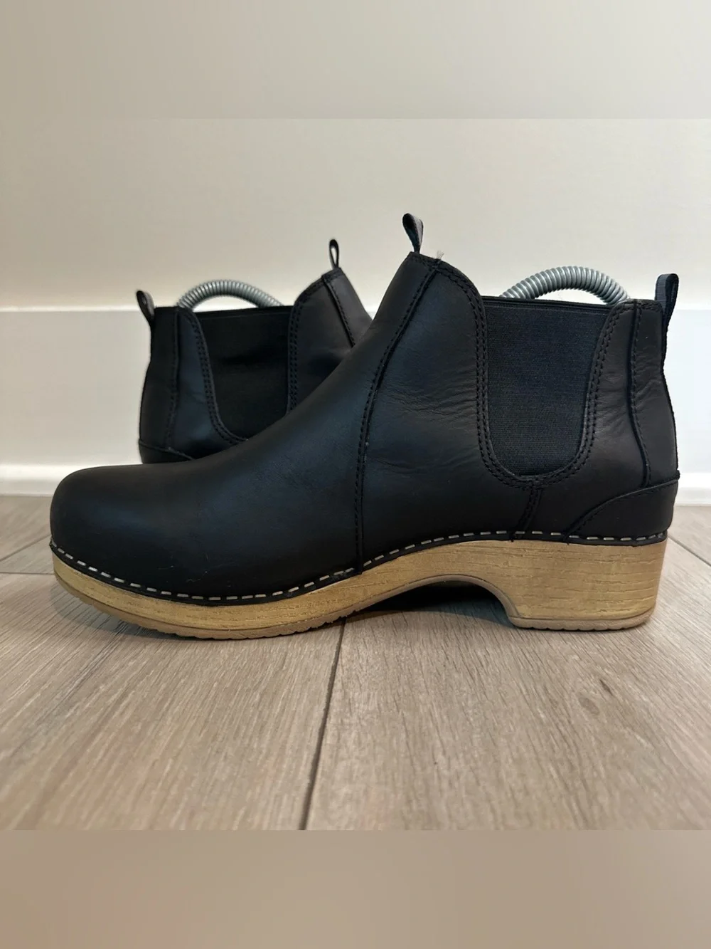 Dansko Womens Size 39 | 8.5-9 Becka Chelsea Black Leather Boots Ankle Booties